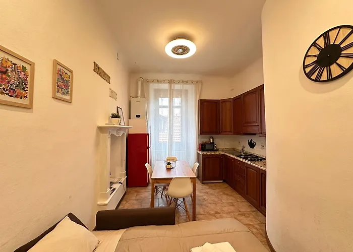 Elegant Apt near metro Porta Romana,3 fermate subway-stop a Duomo, WIFI-NETFLIX Free
